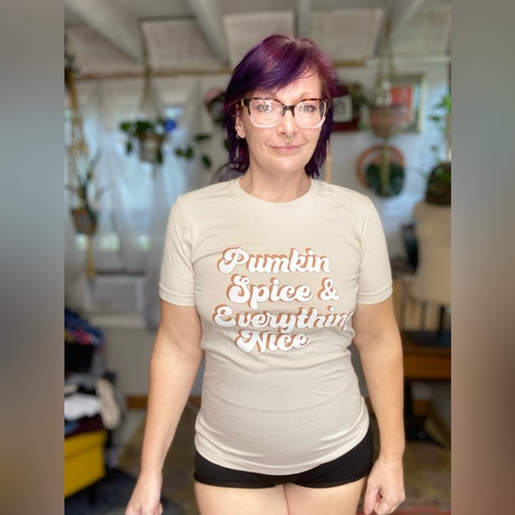 Pumpkin spice & everything nice cream lightweight casual tee shirt size small - Picture 3 of 14